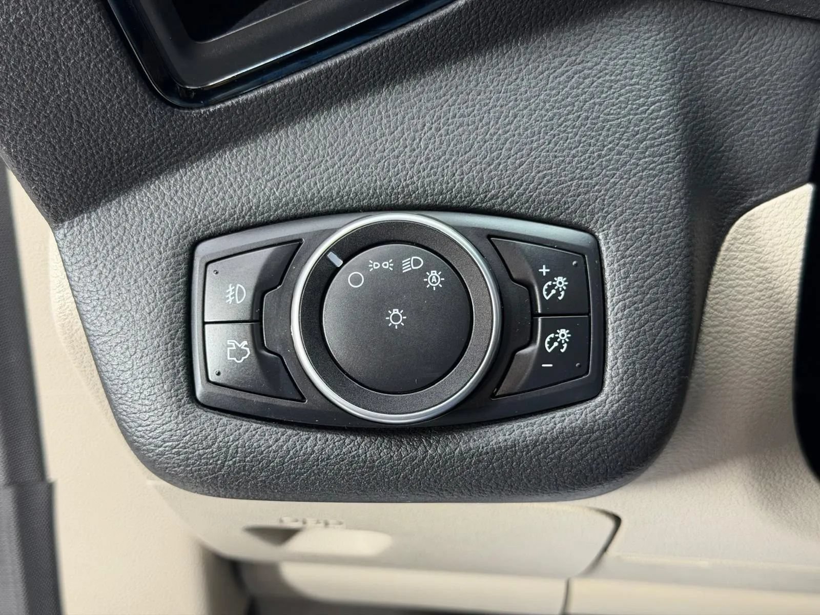 Used 2016 Ford Escape Titanium w/ Equipment Group 301A FWD image 29