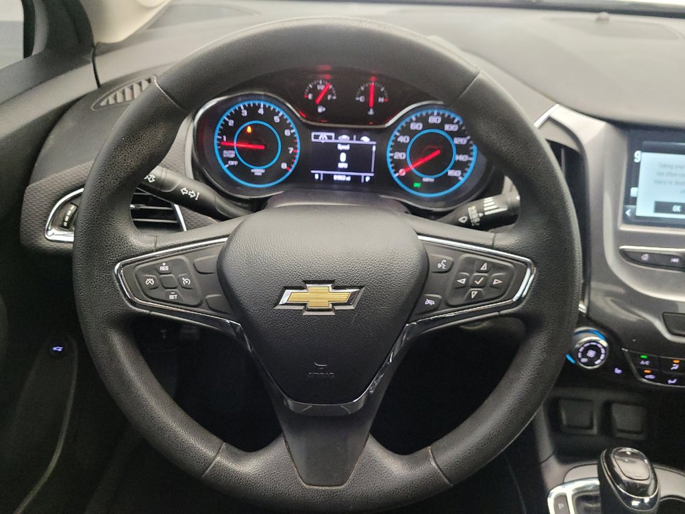 Used 2018 Chevrolet Cruze LT w/ Convenience Package FWD image 22