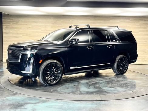 Used 2022 Cadillac Escalade ESV Premium Luxury AWD/4WD image 9