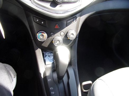 Used 2017 Chevrolet Sonic LT image 22