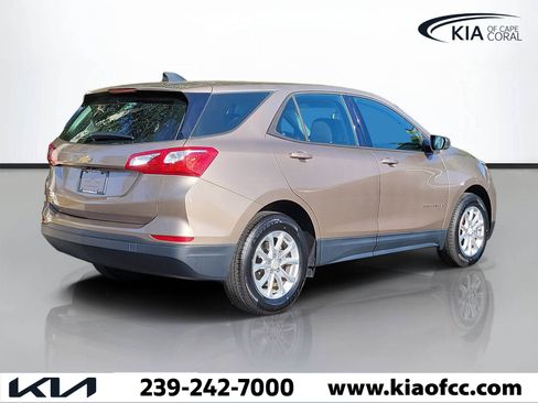 Used 2019 Chevrolet Equinox LS FWD image 3