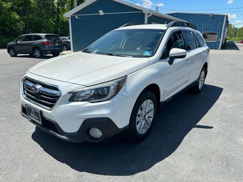 Used 2019 Subaru Outback 2.5i Premium AWD/4WD image 1