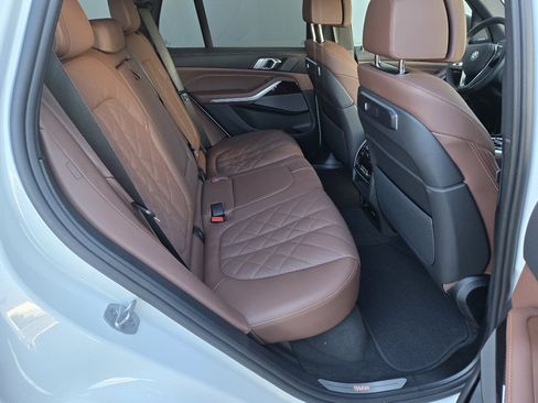 Used 2026 BMW X5 xDrive50e w/ Climate Comfort Package image 17