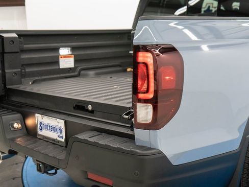 New 2026 Honda Ridgeline Black Edition image 9