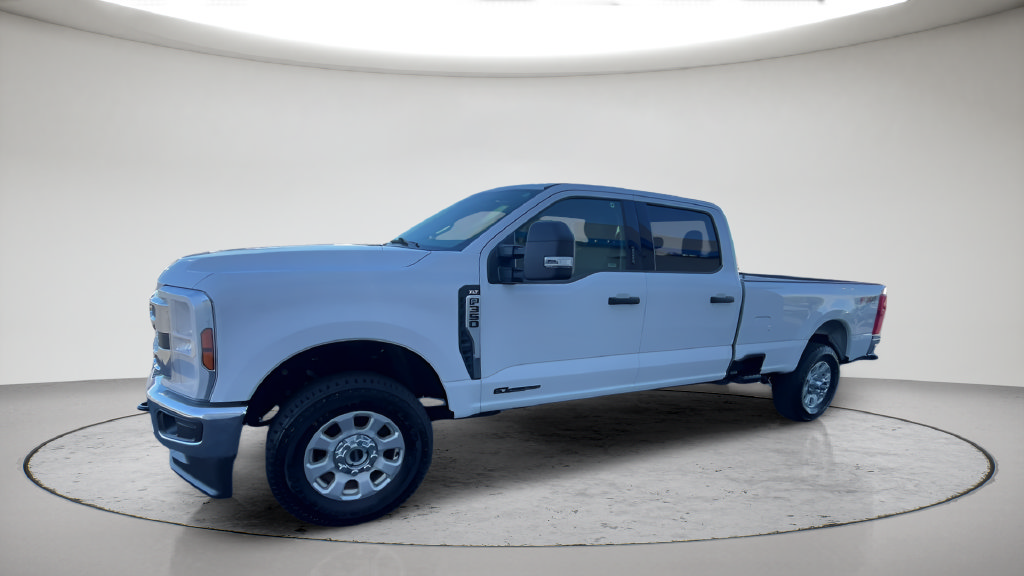 Used 2024 Ford F350 XLT w/ FX4 Off-Road Package AWD/4WD image 12