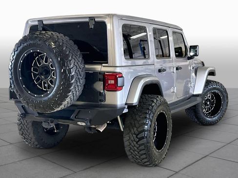 Used 2019 Jeep Wrangler Unlimited Sahara AWD/4WD image 12