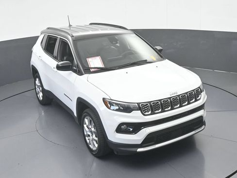 Used 2025 Jeep Compass Limited AWD/4WD image 50