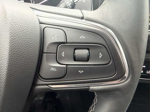 Used 2023 Buick Envision Avenir AWD/4WD image 18