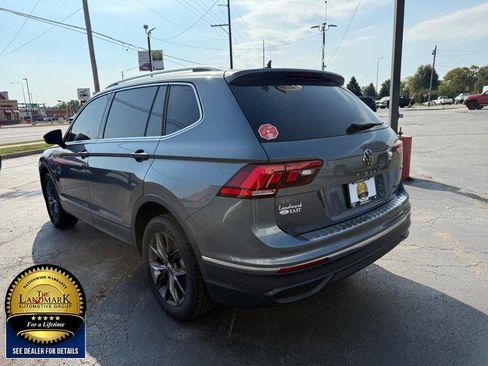 Used 2022 Volkswagen Tiguan SE w/ Panoramic Sunroof Package image 6