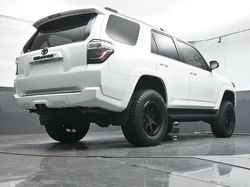 Used 2020 Toyota 4Runner SR5 image 35