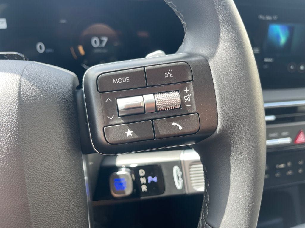 Used 2026 Hyundai Palisade Limited AWD/4WD image 18