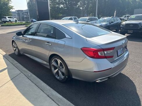 Used 2018 Honda Accord Touring image 4