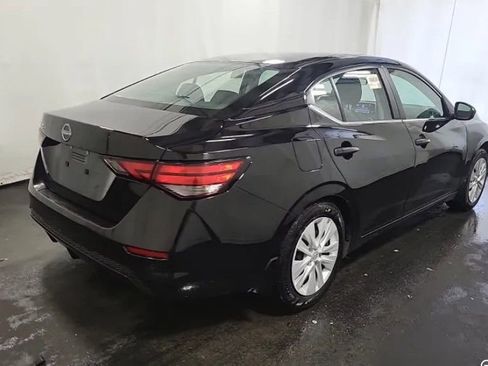 Used 2024 Nissan Sentra S image 4