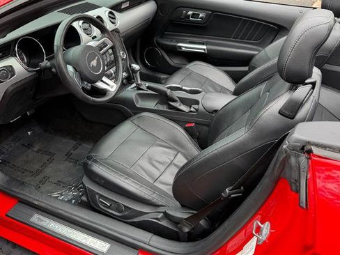 Used 2017 Ford Mustang Premium image 23