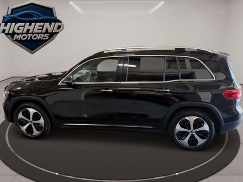 Used 2025 Mercedes-Benz GLB 250 4MATIC image 3