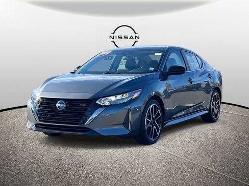 Certified 2025 Nissan Sentra SR w/ SR Premium Package image 4