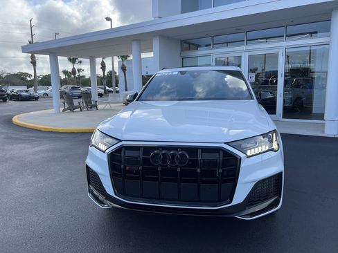Used 2023 Audi SQ7 Prestige w/ Sport Package image 4