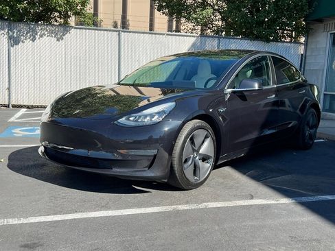 Used 2018 Tesla Model 3 Long Range image 3