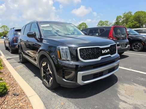 Certified 2023 Kia Telluride EX w/ EX Captain's Chair Package FWD image 2