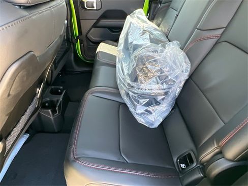 New 2025 Jeep Gladiator Rubicon w/ Convenience Group image 16