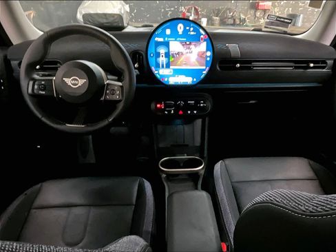 Certified 2025 MINI Cooper 2-Door Hardtop image 17