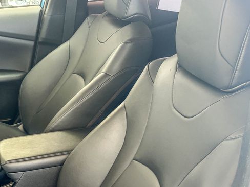 Used 2022 Toyota Prius XLE FWD image 23
