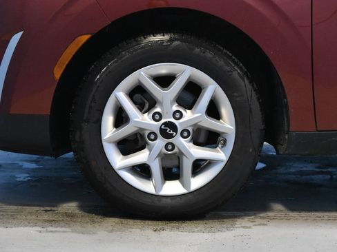 Used 2024 Kia Soul LX w/ Option Group 015 FWD image 21