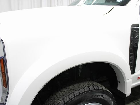 Used 2025 Ford F450 Platinum w/ FX4 Off-Road Package image 54