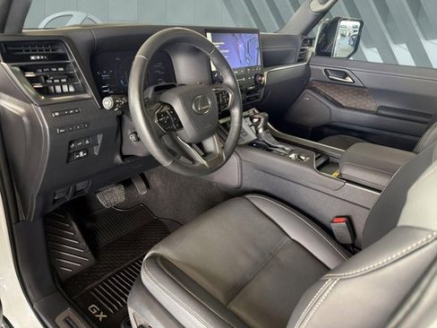 Used 2024 Lexus GX 550 AWD/4WD image 10