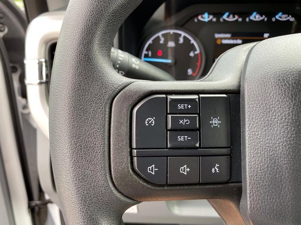 Used 2025 Ford F550 4x4 Regular Cab Super Duty image 25