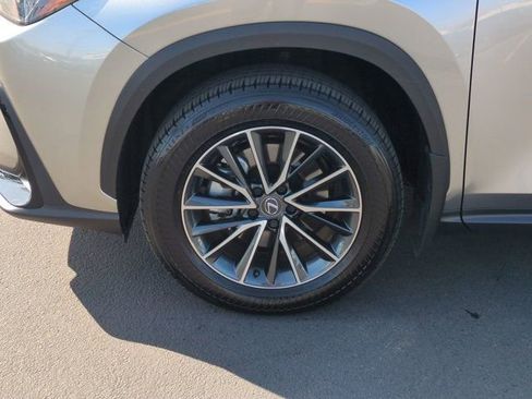 Used 2025 Lexus NX 350h AWD w/ Premium Package image 10