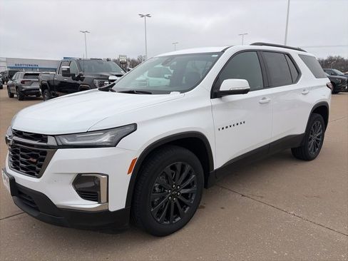 Used 2023 Chevrolet Traverse RS w/ LPO, Floor Liner Package image 7