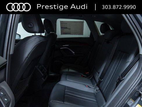 Used 2025 Audi Q5 Premium w/ Convenience Package AWD/4WD image 23