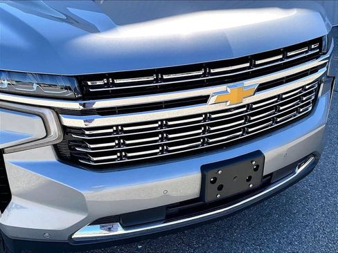 Used 2024 Chevrolet Tahoe Premier AWD/4WD image 32