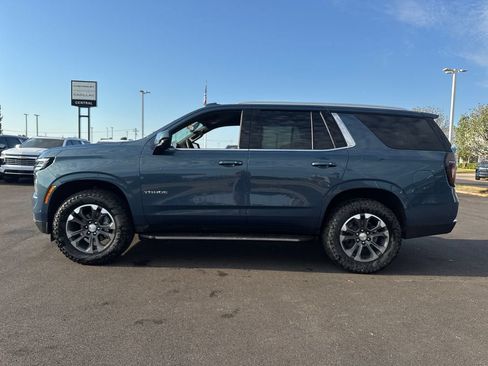 Used 2026 Chevrolet Tahoe LS RWD image 3
