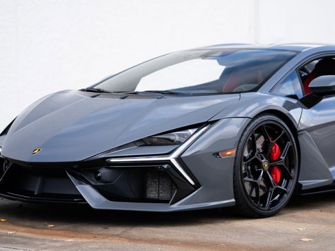 Used 2024 Lamborghini Revuelto image 23
