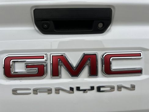 Used 2025 GMC Canyon AT4 image 30