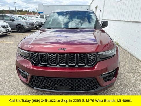 Used 2024 Jeep Grand Cherokee Summit AWD/4WD image 7