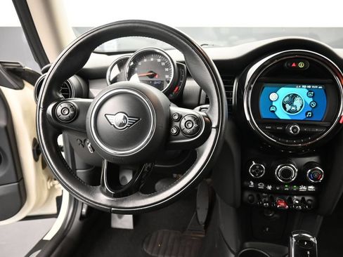 Used 2020 MINI Cooper 2-Door Hardtop FWD image 11