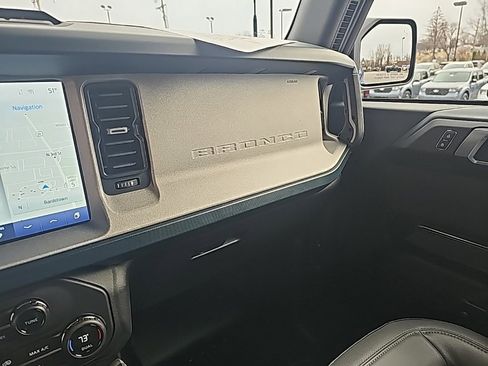 Used 2024 Ford Bronco Outer Banks image 19
