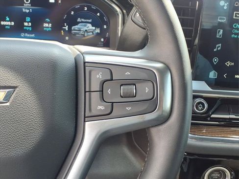 Used 2023 Chevrolet Silverado 1500 LT AWD/4WD image 10