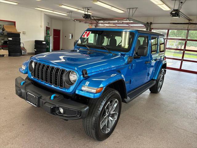 Certified 2024 Jeep Wrangler Unlimited w/ Convenience Group AWD/4WD image 3