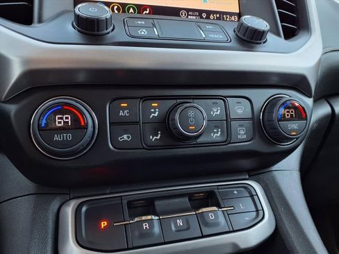 Used 2023 GMC Acadia SLT image 23