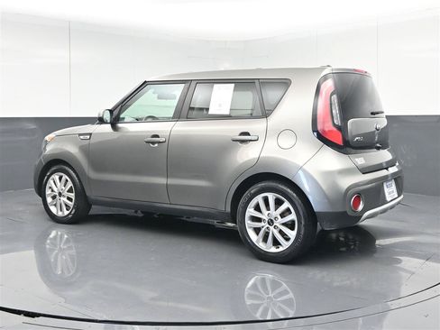 Used 2019 Kia Soul + FWD image 7