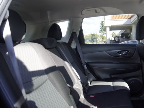 Certified 2020 Nissan Rogue SV image 19