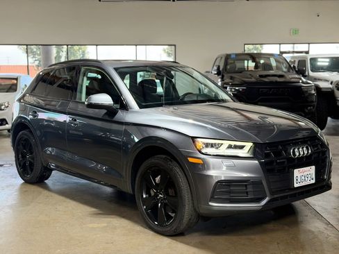 Used 2019 Audi Q5 2.0T Premium Plus w/ Premium Plus Package AWD/4WD image 2