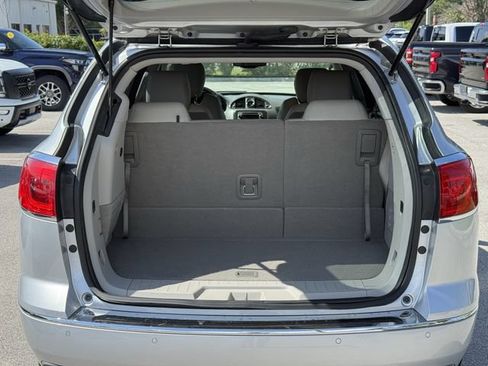Used 2017 Buick Enclave Leather FWD image 12