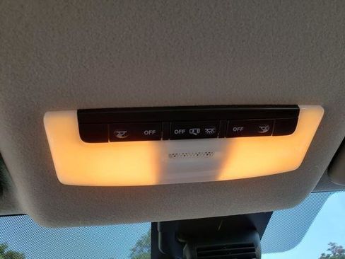 New 2025 Nissan Versa SV w/ Trunk Package FWD image 21