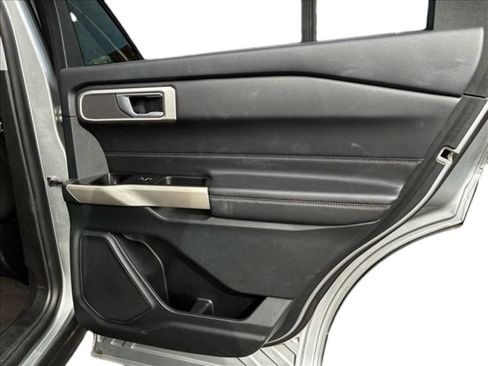 Used 2023 Ford Explorer XLT w/ Equipment Group 202A RWD image 18