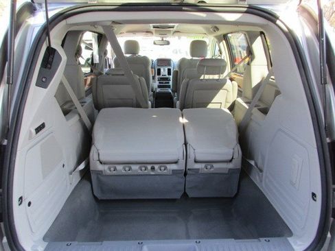 Used 2010 Chrysler Town & Country Limited w/ Entertainment Group #3 image 40